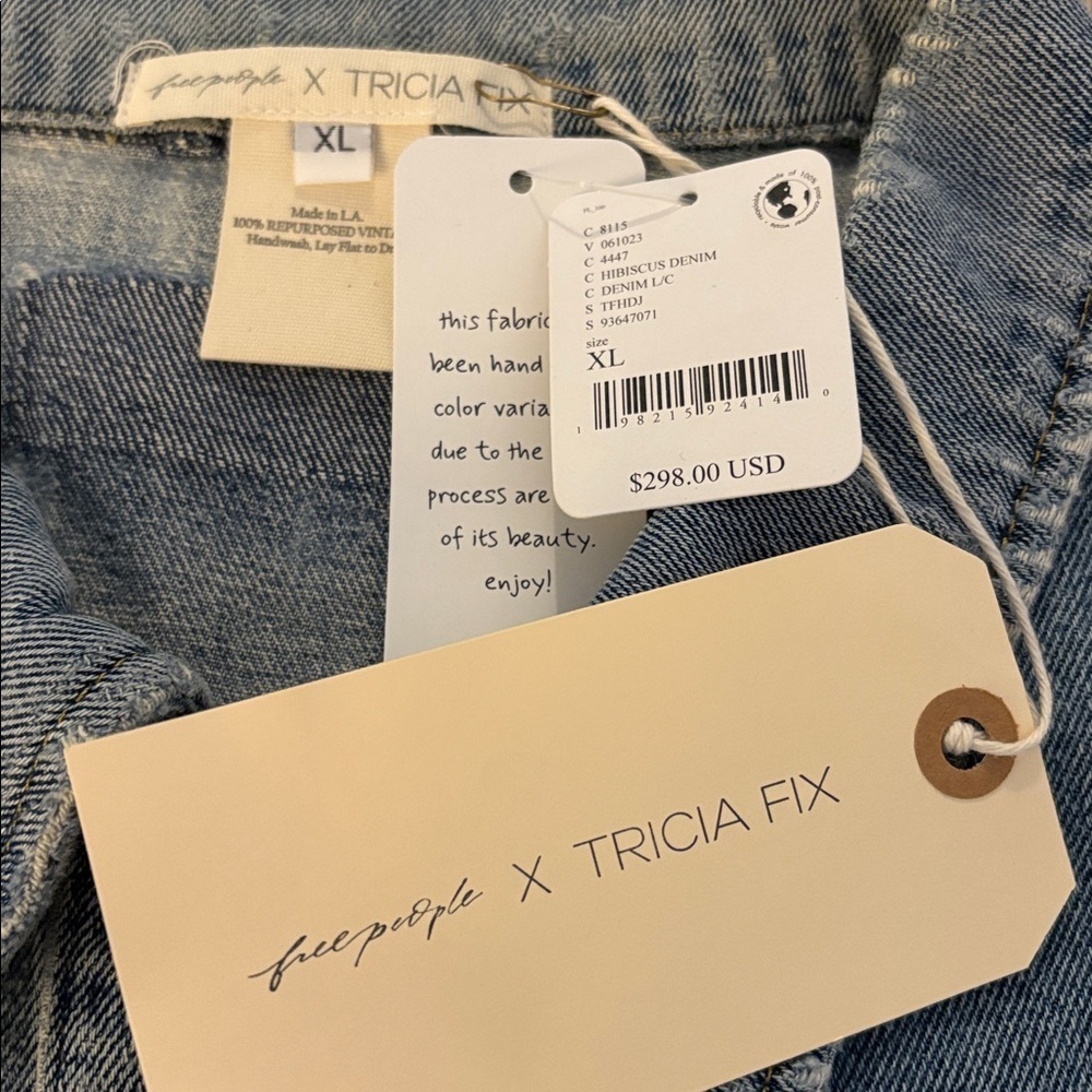 New Free People x Tricia Fix Hibiscus Floral Distressed Jean Jacket Women’s XL - Picture 9 of 16